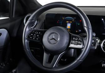 Подержанный автомобиль Mercedes-Benz GLB 2021 года (13 фото)
