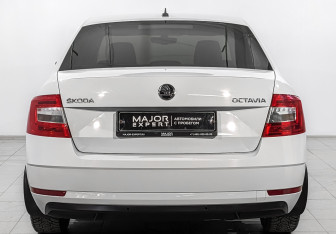 Подержанный автомобиль Skoda Octavia Liftback 2019 года (6 фото)