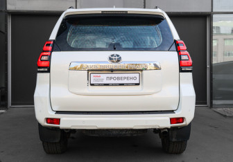 Подержанный автомобиль Toyota Land Cruiser Prado 2018 года (5 фото)
