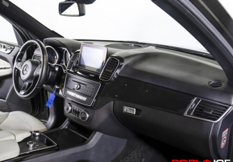 Подержанный автомобиль Mercedes-Benz GLE 2015 года (14 фото)