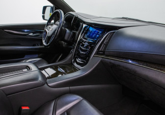 Подержанный автомобиль Cadillac Escalade Suv 2019 года (8 фото)