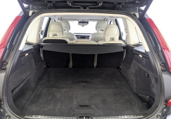 Подержанный автомобиль Volvo XC90 2017 года (10 фото)