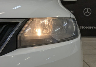 Подержанный автомобиль Skoda Rapid Liftback 2019 года (11 фото)