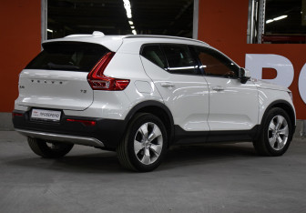 Подержанный автомобиль Volvo XC40 2019 года (5 фото)