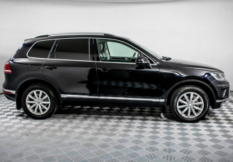 Подержанный автомобиль Volkswagen Touareg 2015 года (4 фото)