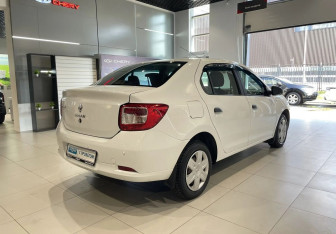 Подержанный автомобиль Renault Logan Sedan 2018 года (4 фото)
