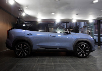 Новый Geely Atlas 2025 (4 фото)