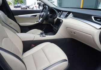 Подержанный автомобиль Infiniti QX50 2019 года (11 фото)