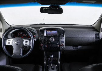 Подержанный автомобиль Nissan Pathfinder 2010 года (18 фото)