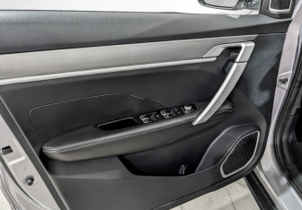 Подержанный автомобиль Geely Coolray 2022 года (17 фото)