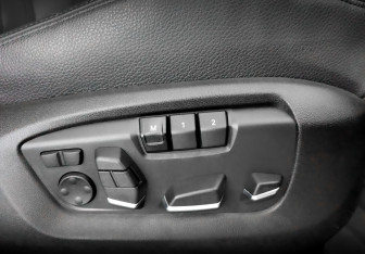 Подержанный автомобиль BMW X5 2014 года (25 фото)