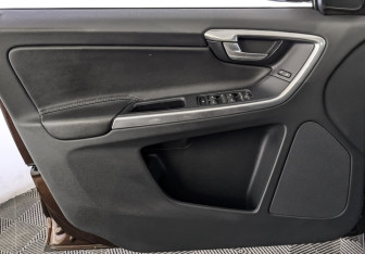 Подержанный автомобиль Volvo XC60 2015 года (19 фото)