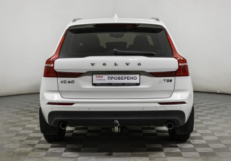 Подержанный автомобиль Volvo XC60 2019 года (6 фото)