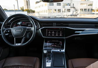 Подержанный автомобиль Audi A6 Sedan 2020 года (13 фото)
