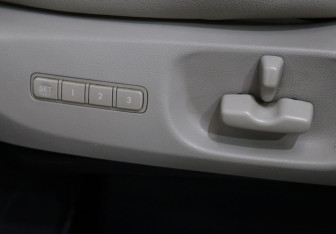 Подержанный автомобиль Mazda CX-9 2006 года (14 фото)