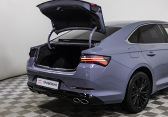 Подержанный автомобиль Geely Preface 2024 года (18 фото)