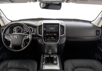 Подержанный автомобиль Toyota Land Cruiser Suv 2019 года (14 фото)