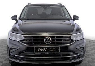Подержанный автомобиль Volkswagen Tiguan 2021 года (2 фото)