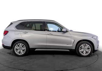 Подержанный автомобиль BMW X5 2015 года (4 фото)