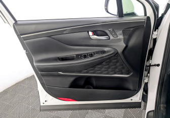 Подержанный автомобиль Hyundai Santa Fe 2021 года (19 фото)