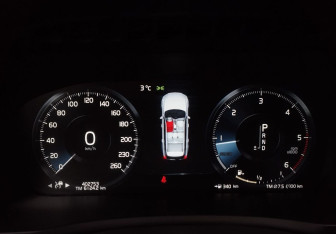 Подержанный автомобиль Volvo XC90 2016 года (13 фото)