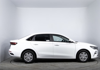 Подержанный автомобиль Geely Emgrand 2024 года (4 фото)