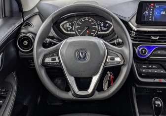 Подержанный автомобиль Changan Alsvin 2023 года (22 фото)