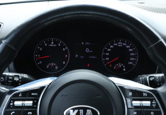 Подержанный автомобиль Kia Seltos 2021 года (11 фото)