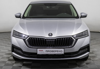 Подержанный автомобиль Skoda Octavia Liftback 2020 года (2 фото)