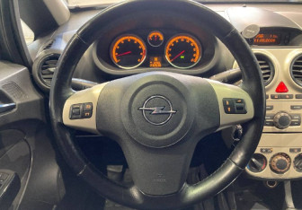 Подержанный автомобиль Opel Corsa 2008 года (13 фото)
