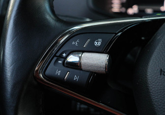 Подержанный автомобиль Skoda Karoq 2020 года (23 фото)