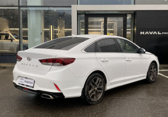 Подержанный автомобиль Hyundai Sonata 2019 года (5 фото)