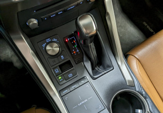 Подержанный автомобиль Lexus NX 2018 года (30 фото)