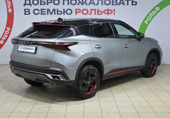 Подержанный автомобиль Omoda C5 2023 года (4 фото)