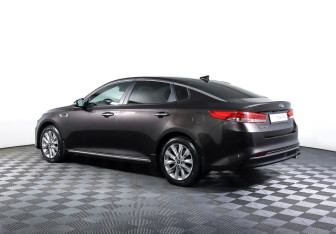 Подержанный автомобиль Kia Optima Sedan 2016 года (7 фото)