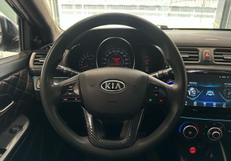 Подержанный автомобиль Kia Rio Sedan 2011 года (14 фото)