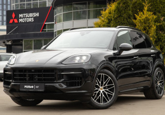 Подержанный автомобиль Porsche Cayenne 2023 года (31 фото)