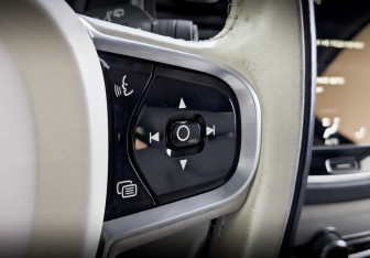 Подержанный автомобиль Volvo XC90 2020 года (30 фото)