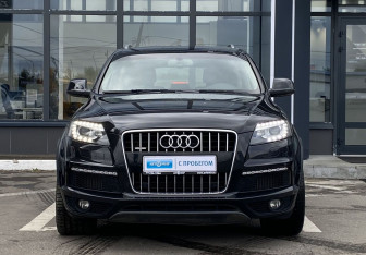 Подержанный автомобиль Audi Q7 2014 года (2 фото)
