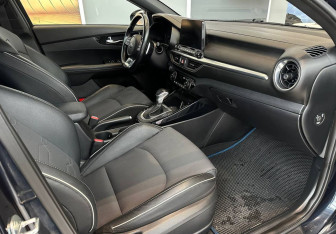 Подержанный автомобиль Kia Cerato Sedan 2020 года (13 фото)