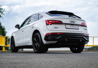 Подержанный автомобиль Audi Q5 2021 года (6 фото)