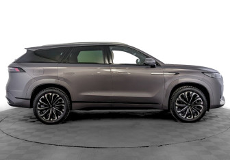 Подержанный автомобиль Jaecoo J8 2024 года (4 фото)