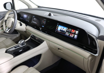 Подержанный автомобиль Voyah Dream 2023 года (10 фото)