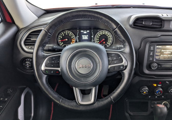 Подержанный автомобиль Jeep Renegade 2018 года (25 фото)