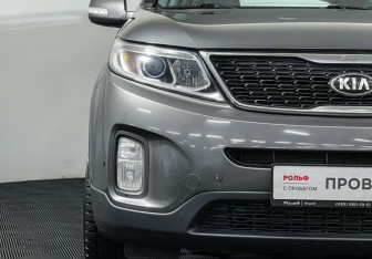 Подержанный автомобиль Kia Sorento 2015 года (14 фото)