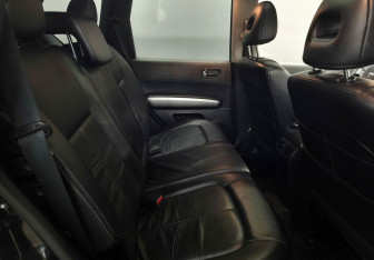 Подержанный автомобиль Nissan X-Trail 2008 года (12 фото)