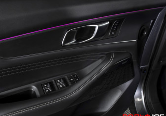 Подержанный автомобиль Changan UNI-K 2023 года (22 фото)