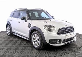 Подержанный автомобиль MINI Countryman 2020 года (3 фото)