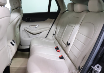 Подержанный автомобиль Mercedes-Benz GLC Coupe 2021 года (10 фото)