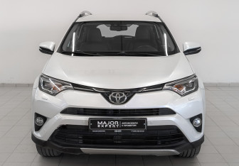 Подержанный автомобиль Toyota RAV4 2019 года (2 фото)